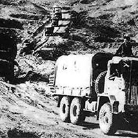 Văn mẫu lớp 9: Đoạn văn cảm nhận khổ cuối Bài thơ về tiểu đội xe không kính (5 mẫu)