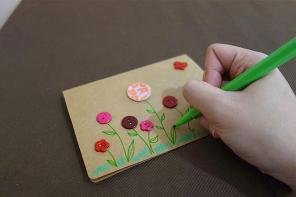 Cách làm thiệp 20/11 từ cúc áo