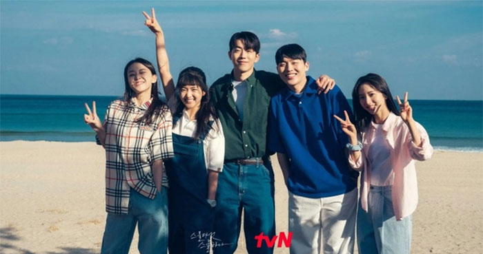 Tuổi 25, tuổi 21