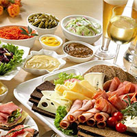 Tiếng Anh lớp 3 Unit 8: Lesson 7