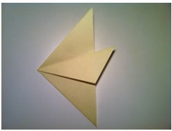 Gấp giấy thủ công thành hình con cá