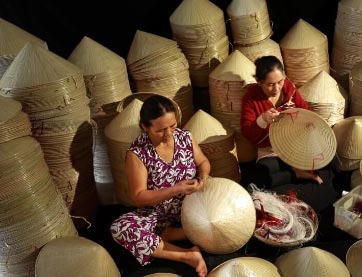 Lịch sử Địa lí lớp 4 Bài 9: Dân cư và hoạt động sản xuất ở vùng Đồng bằng Bắc Bộ Giải Lịch sử Địa lí lớp 4 sách Kết nối tri thức với cuộc sống