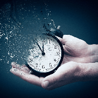 Viết đoạn văn kể về một kỉ niệm của em trong đó có sử dụng một trợ từ hoặc một thán từ (4 mẫu)