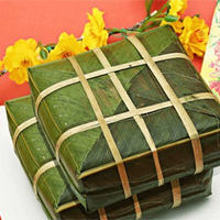 Giới thiệu Bánh Chưng bằng tiếng Anh (Dàn ý + 4 Mẫu)