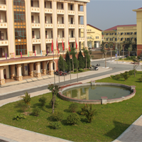 Hoạt động trải nghiệm 11: Góp phần xây dựng và phát triển nhà trường