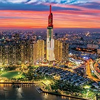 Đọc sách báo về sự nghiệp xây dựng đất nước