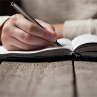 Đoạn văn tiếng Anh viết về bộ phim hài mà em yêu thích 