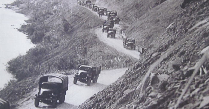 Bài thơ về tiểu đội xe không kính