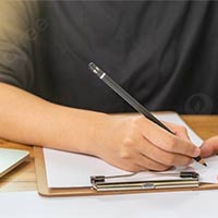 Phân tích truyện ngắn Những dòng chữ diệu kỳ