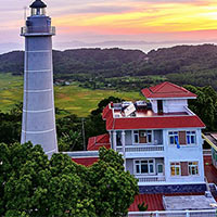 Đóng vai, giới thiệu với du khách về ngọn hải đăng ở Việt Nam