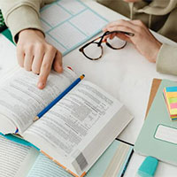 Bộ đề ôn thi vào lớp 10 môn Tiếng Anh Nghệ An năm 2025 - 2026