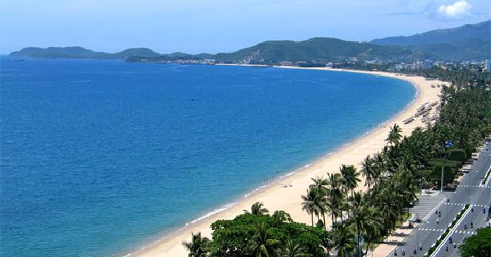 Viết đoạn văn nêu tình cảm, cảm xúc về bãi biển Mỹ Khê