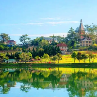 Viết đoạn văn nêu tình cảm, cảm xúc của em về hồ Xuân Hương (3 mẫu)