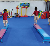 Giáo án mầm non: Đi thăng bằng trên ghế thể dục