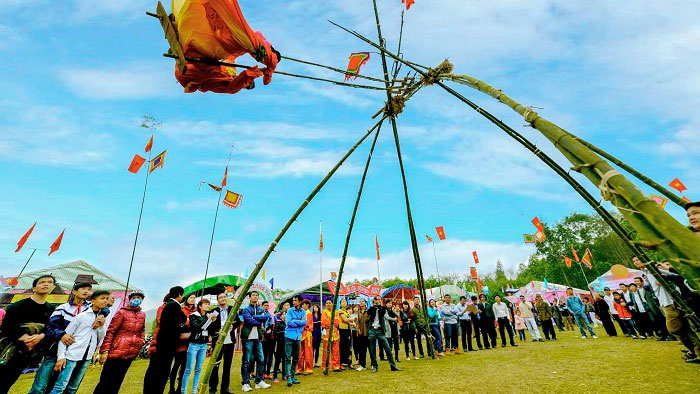 Tìm hiểu về các lễ hội truyền thống ở quê hương