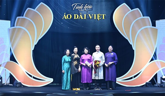 Tôn vinh vẻ đẹp ngừơi phụ nữ