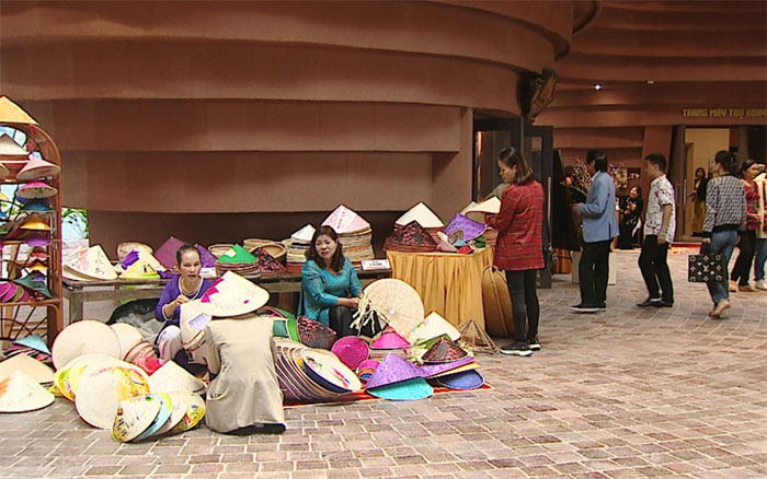 Giao lưu với nghệ nhân