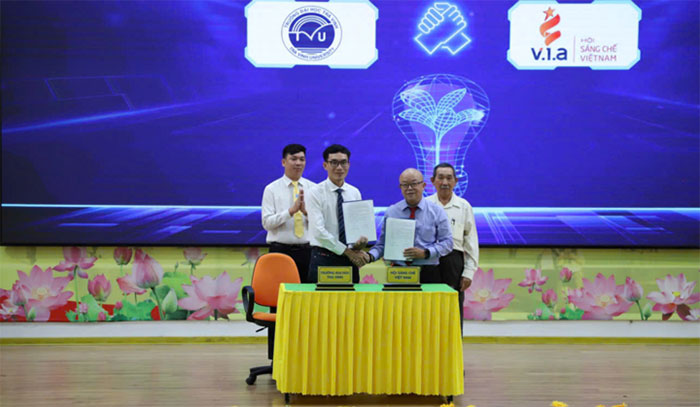 Sinh hoạt dưới cờ: Diễn đàn kết nối cộng đồng