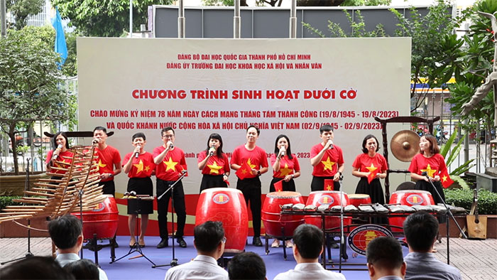 Kỉ niềm theo ta