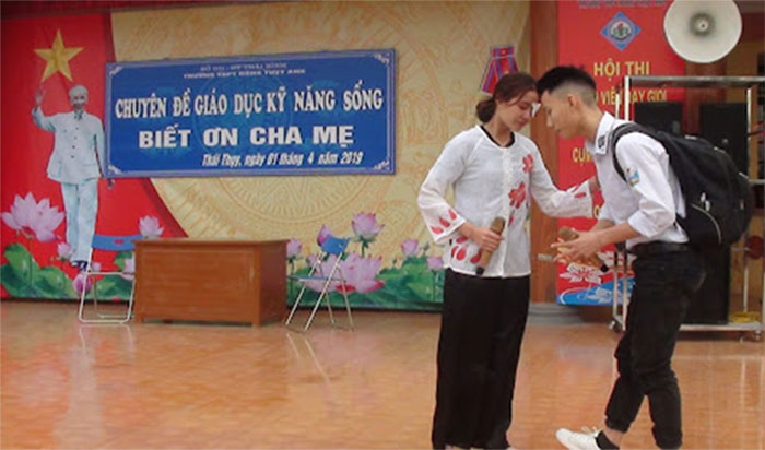 Giao lưu với cha mẹ học sinh