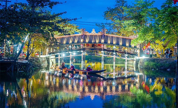 Tình nghĩa thầy trò: Trình bày các tiết mục, sản phẩm (báo tường…) nhân ngày 20.11