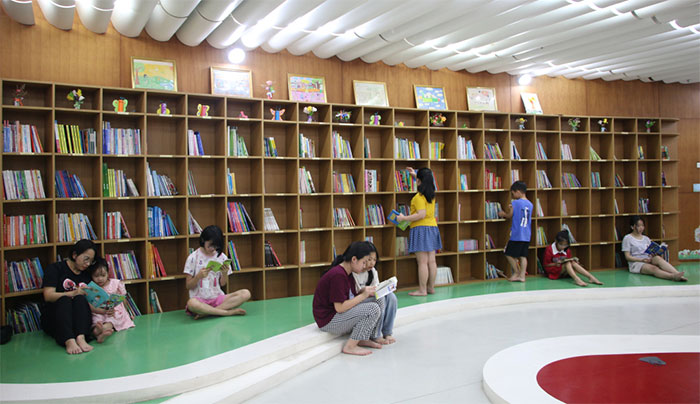 Phát động phong trào “Đọc sách mỗi ngày”.