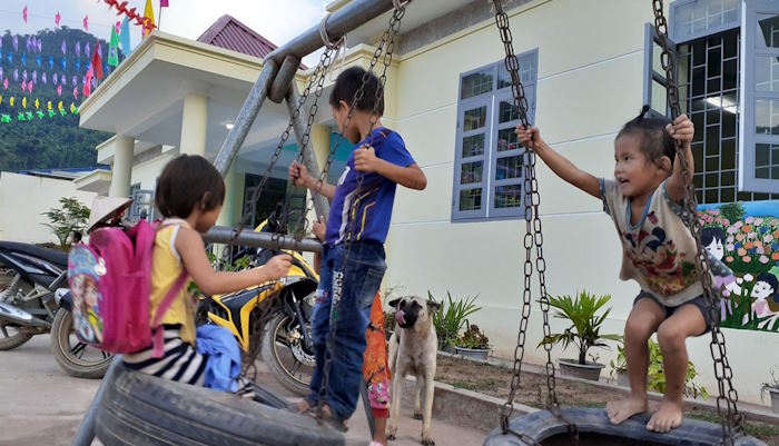 Tham gia hoạt động "Trao nụ cười - Nhận niềm vui"