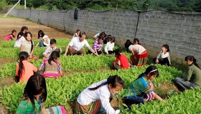 Phong trào làm nhiều việc tốt