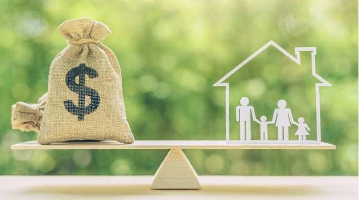 Sinh hoạt theo chủ đề “Chia sẻ kết quả phân tích ảnh hưởng của thu nhập thực tế, quyết định chi tiêu và lối sống đến chi phí sinh hoạt trong gia đình em.”