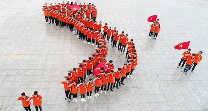 Trao đổi về trách nhiệm của thanh niên học sinh trong việc tham gia xây dựng và phát triển cộng đồng