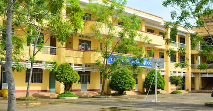 Chia tay trường tiểu học