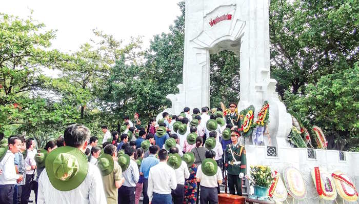 Tri ân gia đình thương binh, liệt sĩ