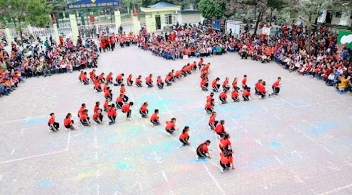 Múa hát tập thể