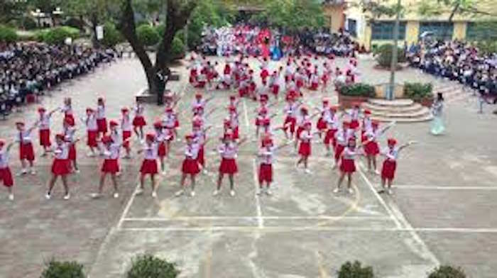 Múa hát tập thể