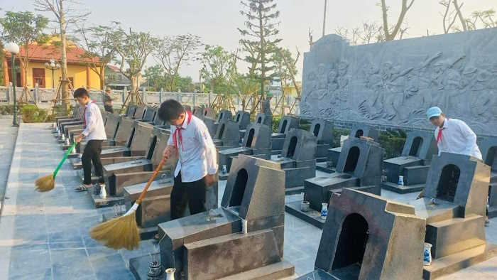 Giáo án Sinh hoạt lớp 4