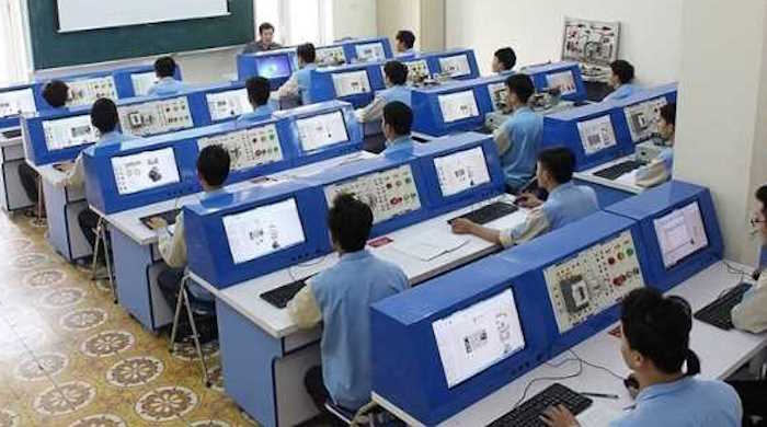 Sinh hoạt dưới cờ 9