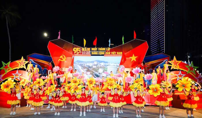 Hát mừng Đảng, mừng Xuân