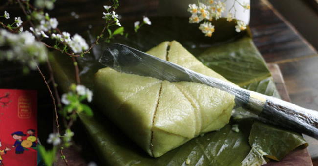 Cắt bánh chưng bằng dao