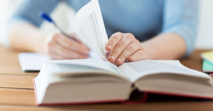 Viết đoạn văn có chứa thành phần biệt lập