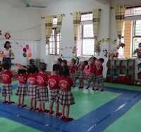 Giáo án mầm non: Phát triển vận động "Đi có bê vật trên tay"