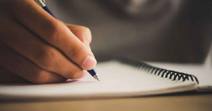 Tóm tắt văn bản Trong lòng mẹ ngắn gọn