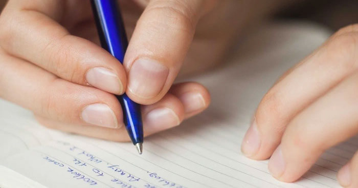 Viết đoạn văn ngắn giới thiệu về bài thơ Nói với con