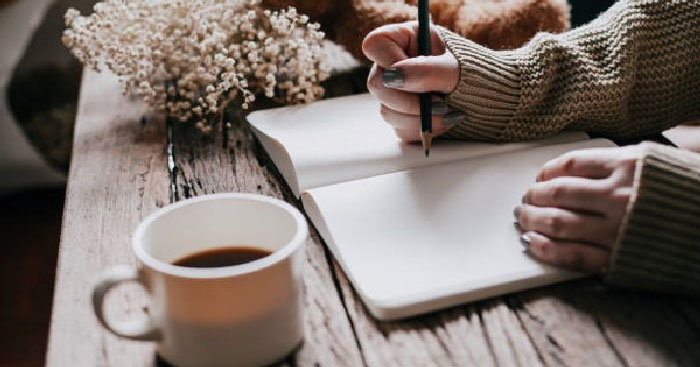 Tóm tắt, bố cục, nội dung của văn bản Mùa lá rụng trong vườn